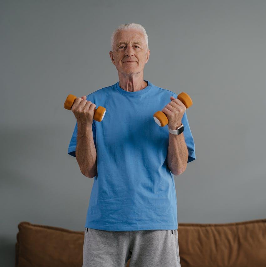 senior actif avec Hylos